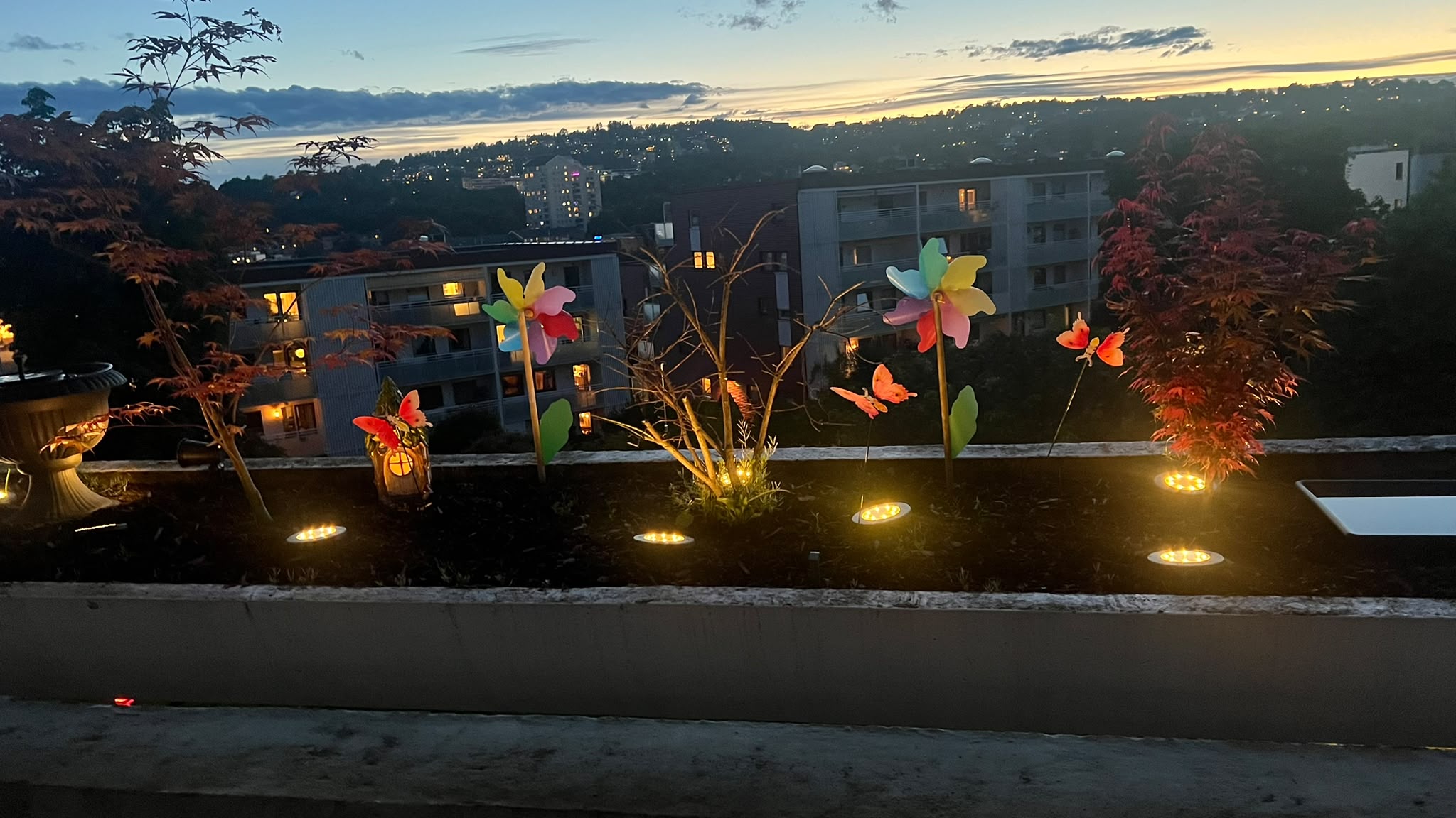 PathGlow Solar Lights (4-Pack)